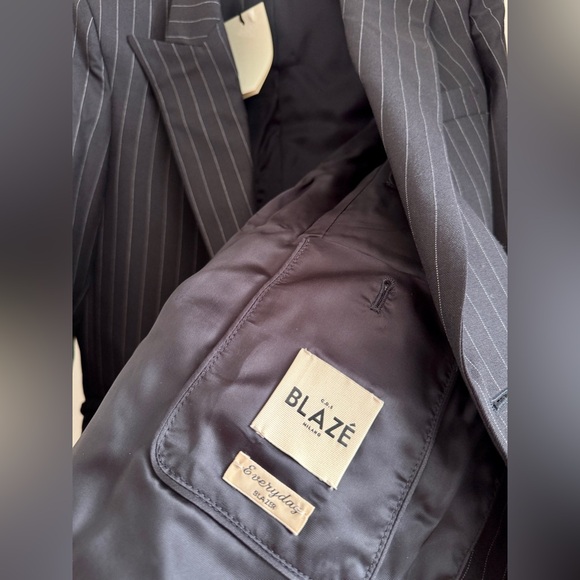 BLAZÉ MILANO J-Class Everyday Pinstripe Blazer - Picture 4 of 5